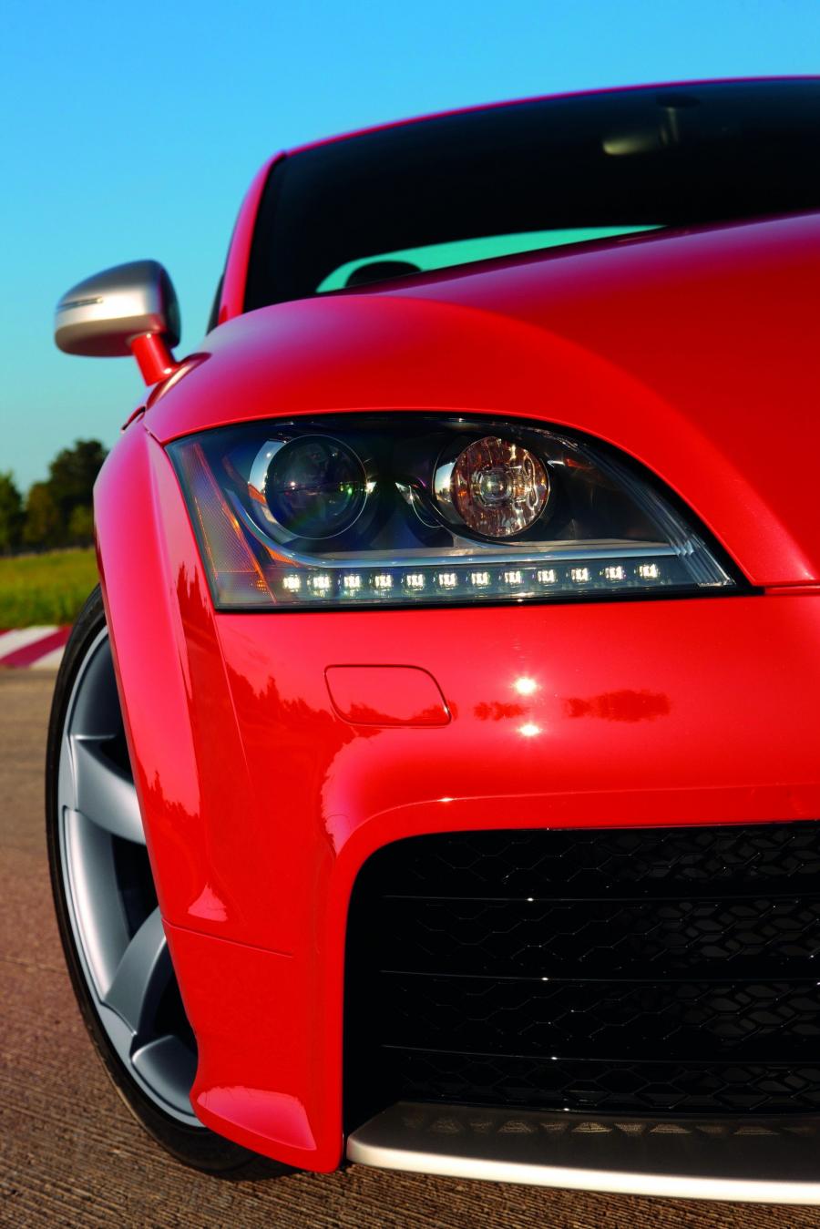 Детали экстерьера Audi TT RS Coupe (8J) 2011 года  (NA) (фото 8 из 30)
